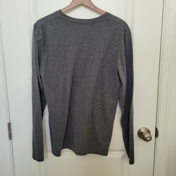 21men Long Sleeved Gray V neck with Blue Front Pocket Size Medium - Picture 3 of 6